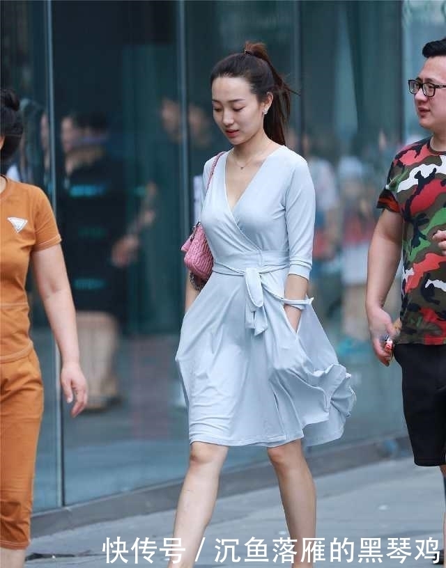 厉害|GIF搞笑趣图: 好厉害的情侣, 这几个动作实在是高难度啊!