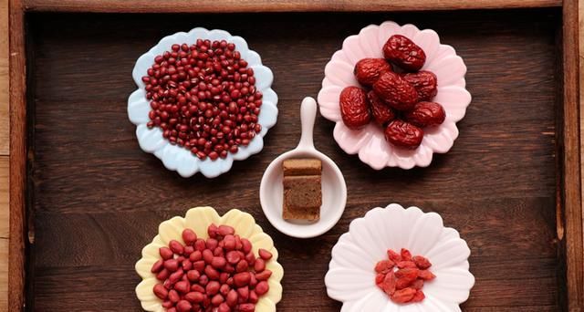 百病|气血不足百病生!80岁奶奶:5种食材煮一煮,气血双补,一碗5块