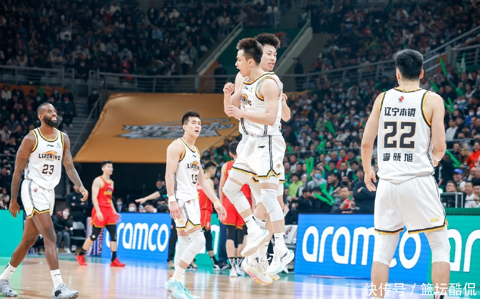 辽宁男篮主场霸气，浙江队内线被打崩！困境加剧，两点原因揭露