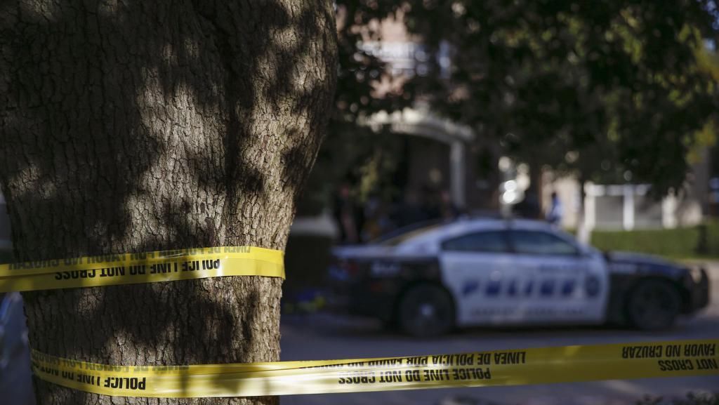  骨折|女婴滚下楼梯身亡，警方调查却发现她全身骨折死于酷刑