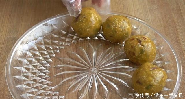 在家|马上中秋节了,教你在家做老式酥皮月饼,步骤详细,想失败都难