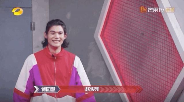 满屏|满屏都是行走的荷尔蒙，这群热血少年我太可了