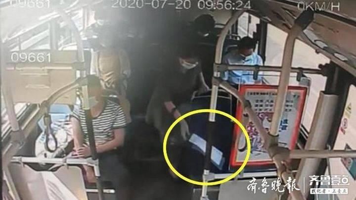 失而复得|14000余元失而复得，女乘客喜极而泣