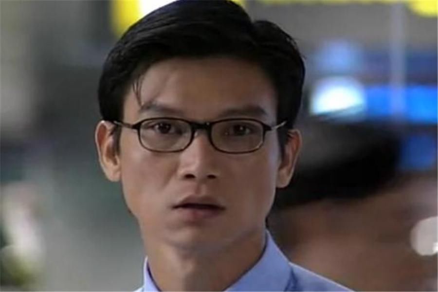 饰演|他饰演的反派深入人心，巅峰时却选择退出，如今怎样了？