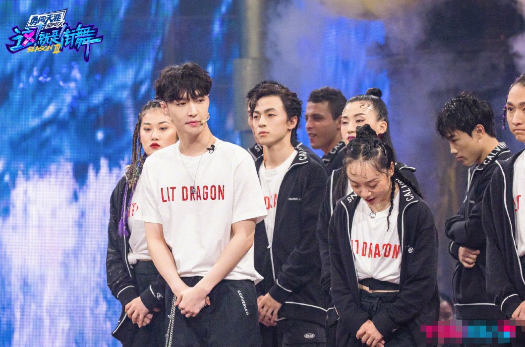  爱豆|同样是韩系爱豆转型，张艺兴被嘲了5年，而王一博仅用1年便登顶