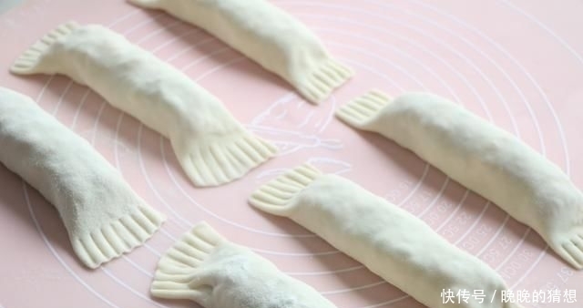 吃光|天热别蒸包子,教你懒人吃法,卷一卷8分钟出锅,早餐上桌准吃光