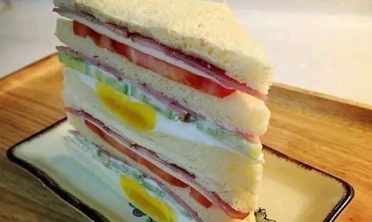 鸡蛋|鸡蛋火腿三明治,5分钟就能搞定的低脂早餐,早餐自己做