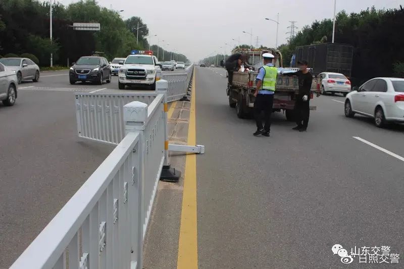  现场|提醒！撞坏护栏千万别溜，小心构成肇事逃逸！| 一线微观