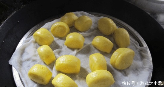 美味|一块南瓜,一瓶牛奶,无需发面,奶香十足,松软美味,多给孩子吃