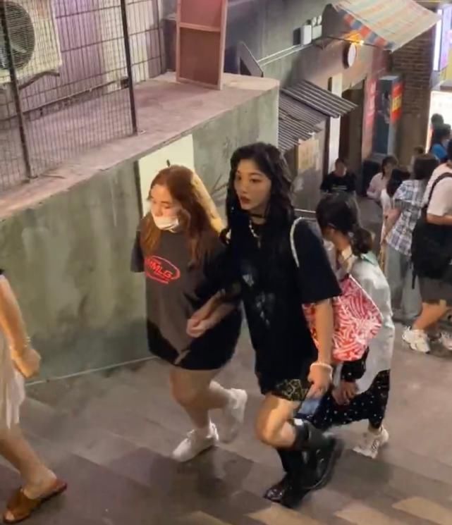  镜头|THE9全员录制《快本》，疑被区别对待，刘雨昕虞书欣赵小棠镜头最多