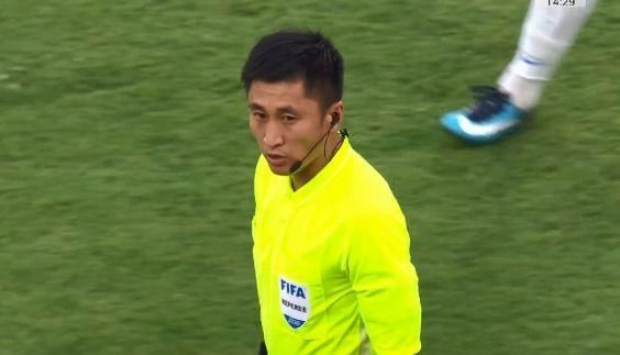  没错|再这样就出去？马宁严厉回击质疑，高水平判罚该认可，这球他没错