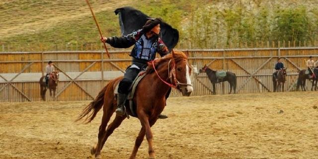 土家族人|土家族为何要提前1天过年？称之为过赶年