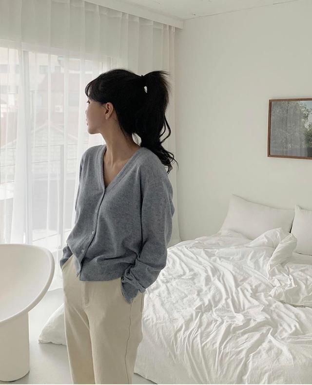 用它搭配上|初秋必备的“针织衫”，这样搭配起来，时髦气质到不行