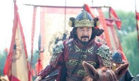 目不识丁|将军谢恩却忘了谢恩词，半天憋出一句话满堂大笑，皇帝却宠信一生