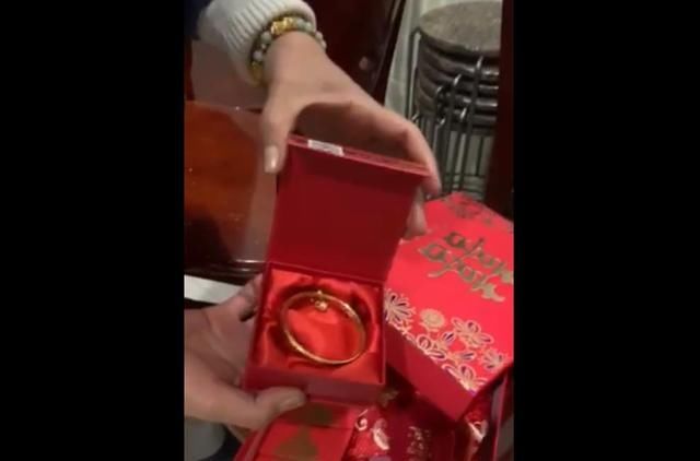 单身|这女子“神”操作：结过四次婚称单身，骗26万元财物，新婚当晚住前夫家！