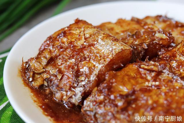 下锅|煎带鱼时,下锅前多做这一步很重要,煎出来不破皮,入味还没腥味