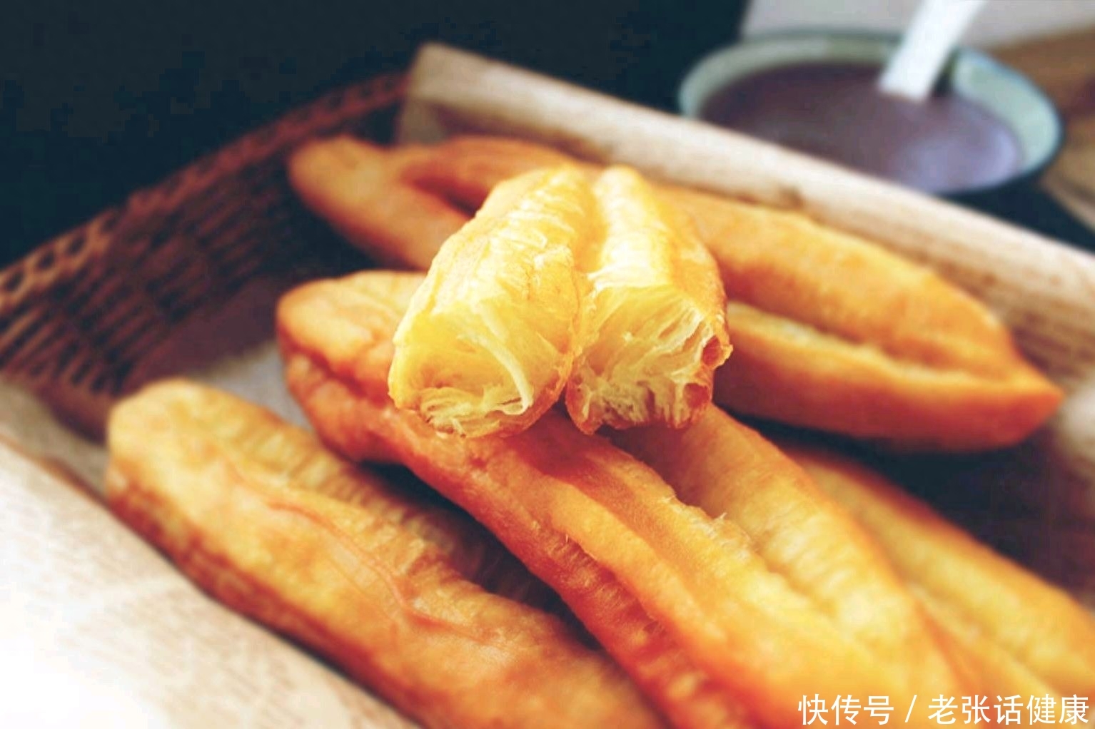 糖尿病人早饭吃什么升糖慢(提醒糖尿病人：日常5种你以为升糖慢，实际升糖快的主食，要少吃)