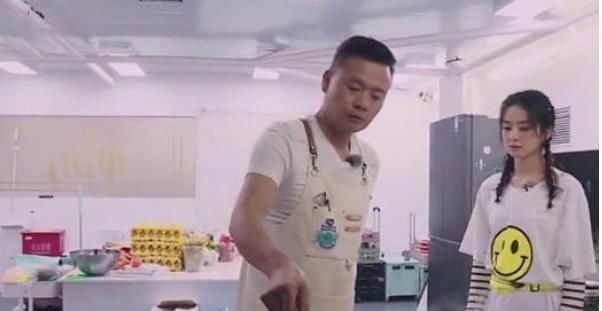  艺节目|仅两期《中餐厅》，就让赵丽颖塑造多年的“励志”人设碎了一地