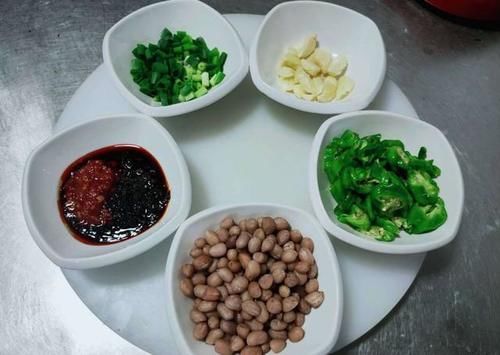  大众|20多年老厨师教花生米新做法，大众喜欢的下饭菜，天天吃都不腻