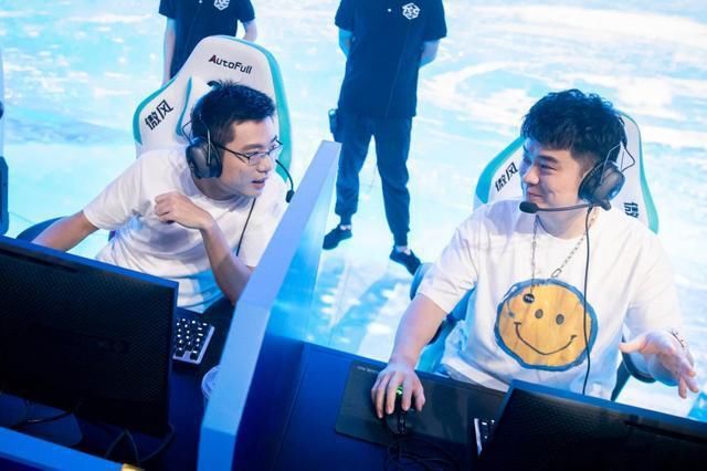 不少|云顶之弈明星表演赛开启,大司马强势两连鸡