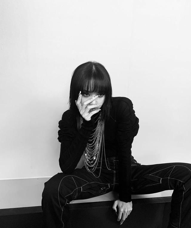  继父|Lisa系出名门身价惊人 继父是米其林大厨 腰围51比雷佳音头还小