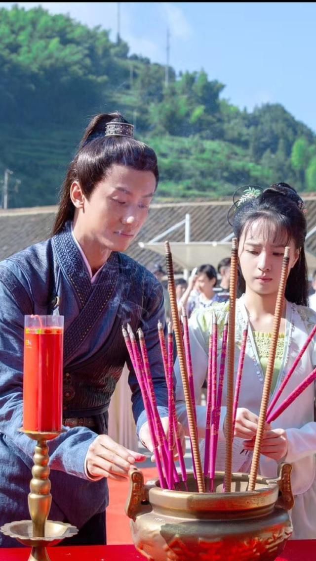  旗下|尚雯婕上热搜 还有人记得她旗下被雪藏退圈的《花间提壶》方一勺吗