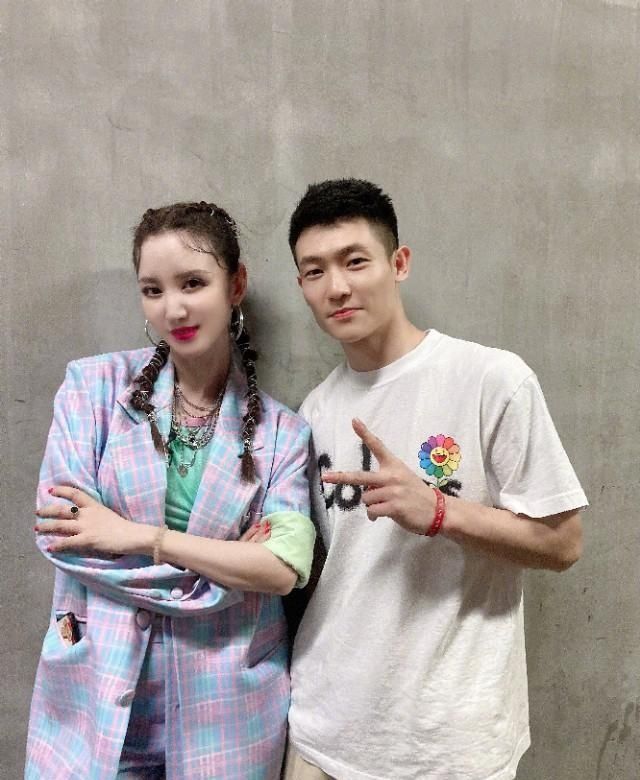  合照|张萌参加《这就是街舞》，晒和王一博的“合照”，却被网友玩坏了