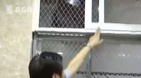 追捕|百万金饰被盗！为逃避追捕他徒步十几公里还...