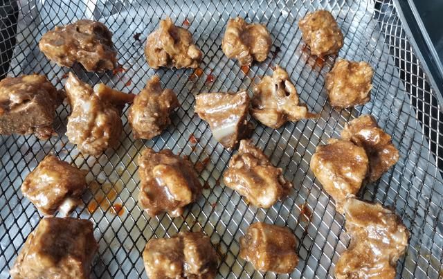  好吃|原来排骨还能这样做，焦香不柴，比饭店的还好吃，做法也简单