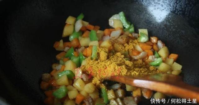 厨艺|一个人在家浪费他的厨艺,这黄金咖喱炒饭很适合你,且很好吃