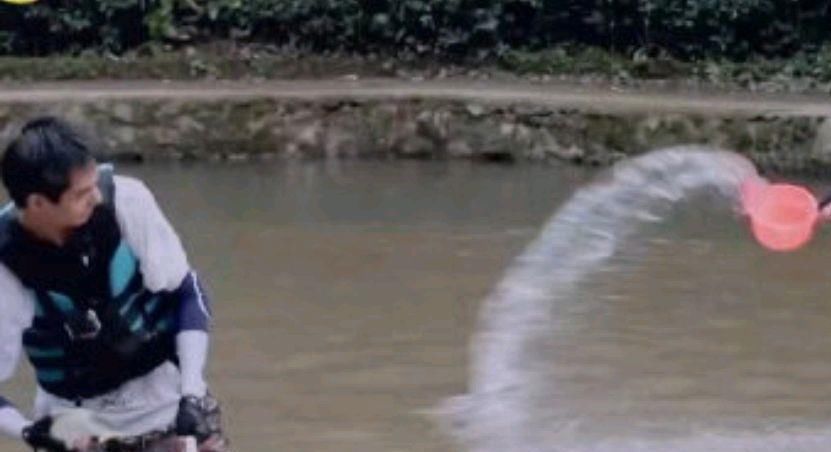  大张伟|王一博宋威龙“鸳鸯戏水”，用温柔的方式打水仗，惊呆大张伟