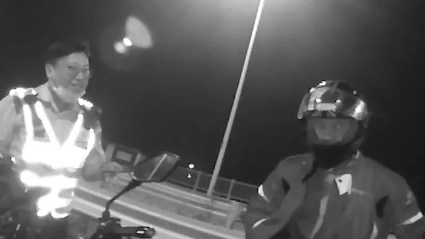  奇葩|奇葩酒驾现场，让金山民警大呼：上班这么多年第一次见到