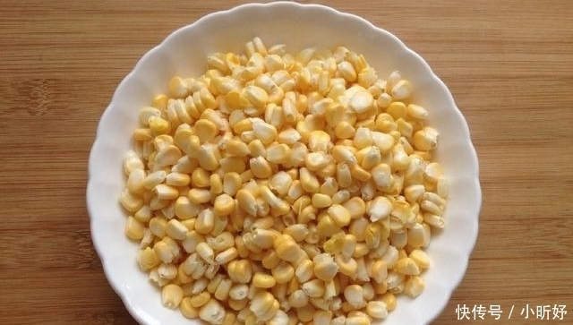香甜|玉米别再啃着吃了,换个做法,香甜软糯,孩子最爱吃