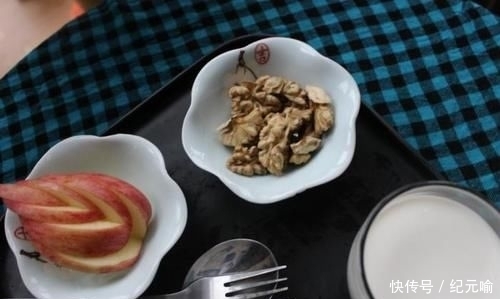 营养|我家早餐这样吃, 真是太简单了, 补钙又营养, 炒一锅不够吃