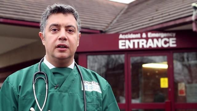 母亲萨维奇|两个月自杀10次，澳洲13岁少女微笑着冲入车流，母亲做出艰难决定