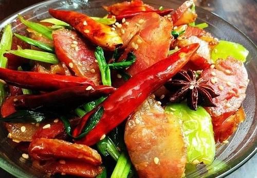 牛肉|香气四溢的家常下饭菜，入口让你食欲大增，好吃得停不下来！