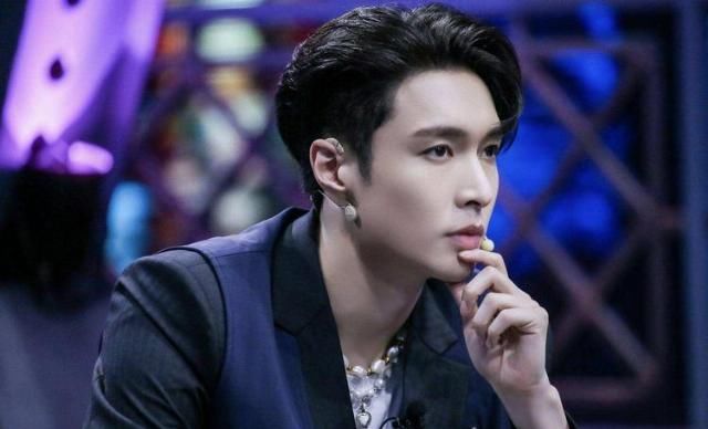  学会|张艺兴是否“骗人”？他公布的“帽子戏法”，你学会了吗？