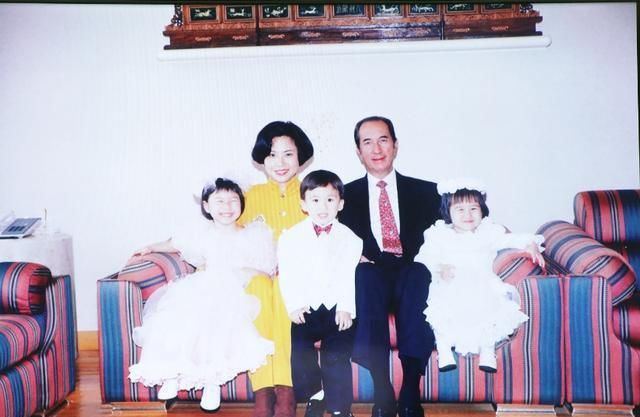 奢华|赌王三太被宠半年就被四太截胡?爱穿貂爱戴奢华珠宝,华贵藏不住