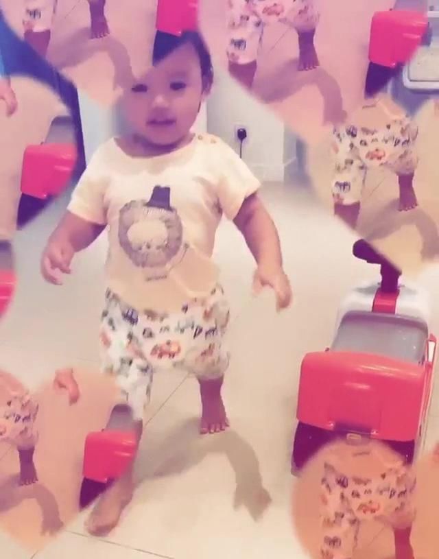  再婚|40岁张柏芝秘密再婚？二儿子想完美复刻妈妈，竟意外暴露她的婚戒