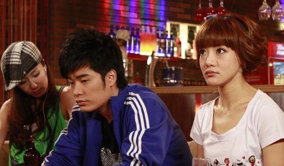  综艺|两人同演《爱情公寓》走红，一人沉迷综艺，而他不断挑战新角色