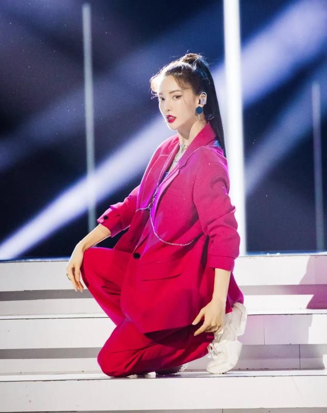  高马尾|美丽无死角的女孩，都把发型换成了这些样子