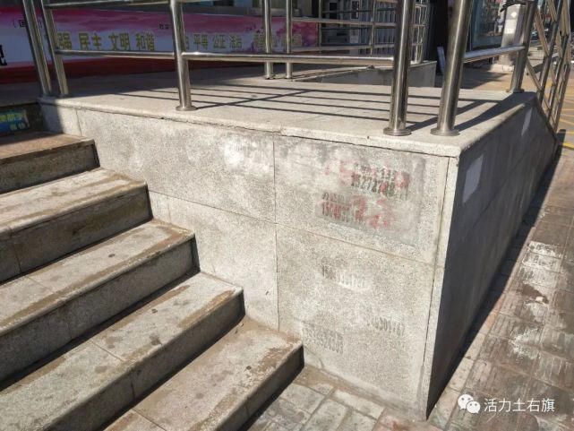 记者|创城曝光台 | 谁家阿姨在抢道！还有便溺被拍到！