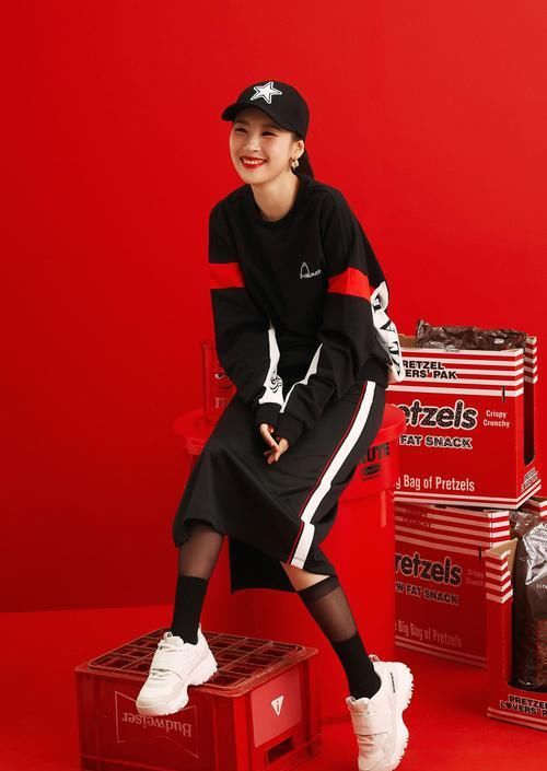  完美|“腿精”称号名不虚传，异域风也能完美驾驭，是许多女孩的女神了