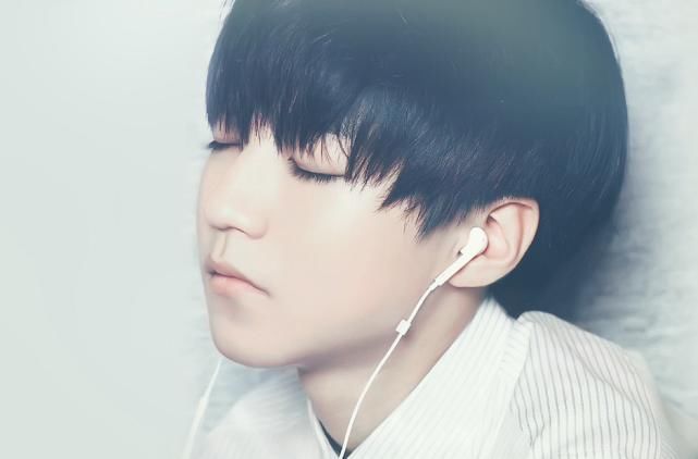 努力|王俊凯，真诚、努力的偶像，热爱舞台