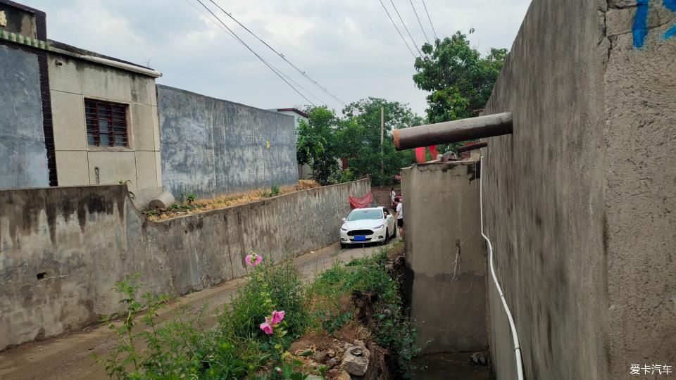 干干净净|老家兄弟结婚，大汉来当录像车！