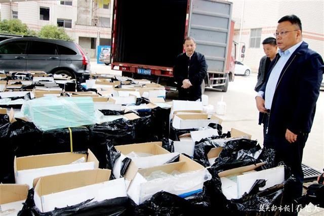 货车|一辆大货车，查出假烟一万多条