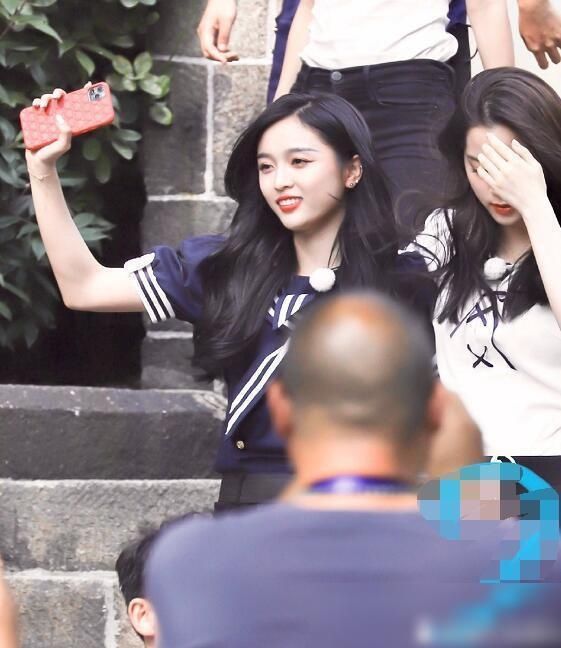 baby|《奔跑吧》收官路透:吴宣仪欧阳娜娜超级黏,baby独自美丽