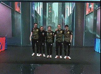 暗示|G2晋级四强！赛后扎心动作暗示GEN游回去，管泽元怒了：除尺帝没正常人