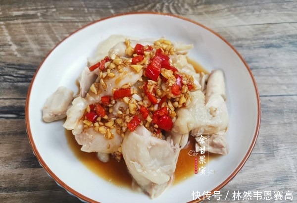  饭菜|一家三口的午餐，家常下饭菜简单味美，精细搭配家人都喜欢