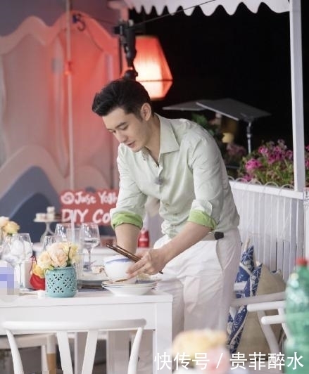  晓明哥|《中餐厅》路透，赵丽颖和黄晓明抢活干，张亮老了很多